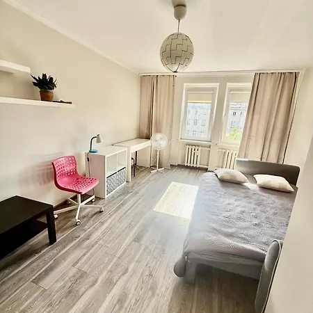 Διαμέρισμα Night Host Trzebnicka 34-36 Free Parking