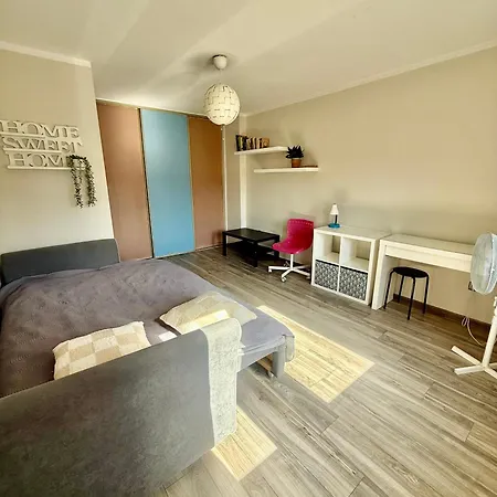 Night Host Trzebnicka 34-36 Free Parking Διαμέρισμα *